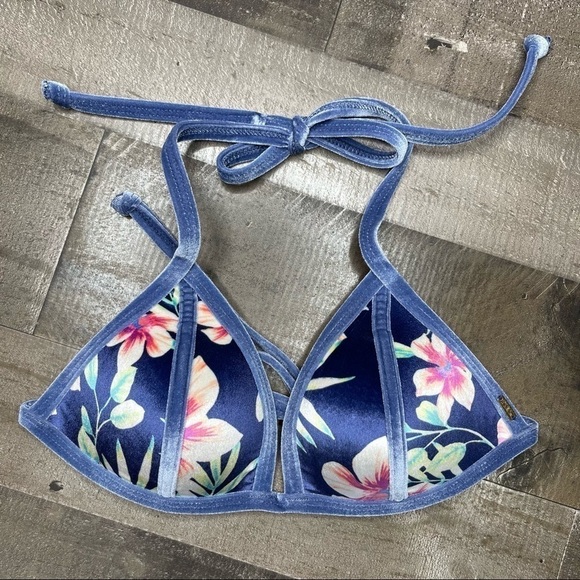 PINK Victoria’s Secret Swim Triangle Bikini Top small - Picture 9 of 9